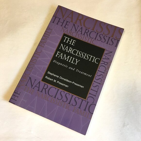'The Narcissistic Family' Softcover By Stephanie Donaldson-Pressman - Picture 2 of 7